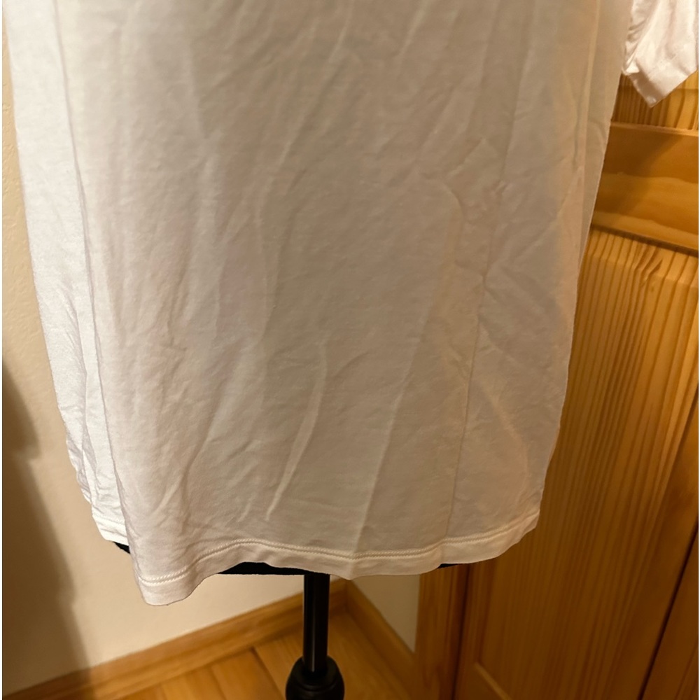 Victoria Secret V-Neck T - Picture 4 of 8